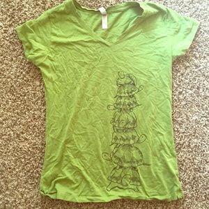 Green turtle tower t-shirt